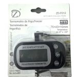 Το ψηφιακό θερμόμετρο ψυγείου της εταιρείας Rolinger σας βοηθάει να ελέγχετε και να διασφαλίζετε τη θερμοκρασία του ψυγείου σας στους βαθμούς που πρέπει. Η θερμοκρασία ενός ψυγείου πρέπει να διατηρείται στους 4° C ή και λιγότερο και ενός καταψύκτη στους -18° C. Το καλύτερο μέρος για να τοποθετήσετε ένα θερμόμετρο είναι στο πιο ζεστό σημείο ενός ψυγείου