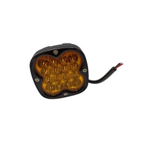 Προβολέας αυτοκινήτου τετράγωνου σχήματος. Ένας προβολέας μπορεί να τοποθετηθεί σε διάφορα σημεία στο εξωτερικού του αυτοκινήτου και να δώσει άπλετο φως σε συνθήκες κακού φωτισμού ή στο σκοτάδι.