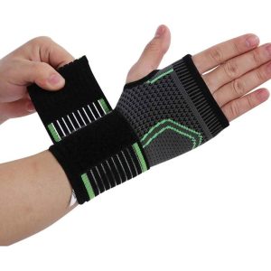 Ο επίδεσμος συμπίεσης καρπού είναι ιδανικός για την πρόληψη του πόνου και βοηθά στην αποκατάσταση τραυματισμών. Διαθέτει προηγμένο σχεδιασμό που παρέχει υποστήριξη και σταθερότητα στον καρπό