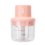 Ισχυρός και συμπαγής πολυλειτουργικός οικιακός πολυκόφτης είναι ένα απαραίτητο κομμάτι της κουζίνας. Μια εξαιρετικά εύχρηστη και πρακτική συσκευή που θα διευκολύνει πολλές δραστηριότητες της κουζίνας και θα γίνει ένας καλός βοηθός. Με αυτόν θα αλέσετε εύκολα και γρήγορα όλα τα απαραίτητα προϊόντα.