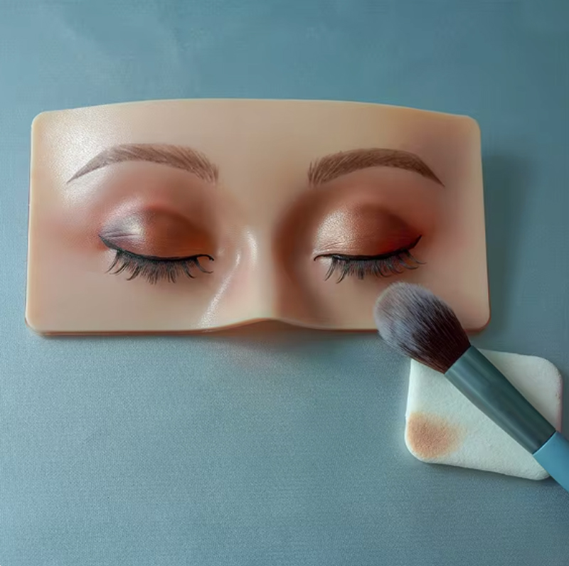 μακιγιάζ και microblading φρυδιών και μόνιμο μακιγιάζ και πρακτική τατουάζ με eyeliner