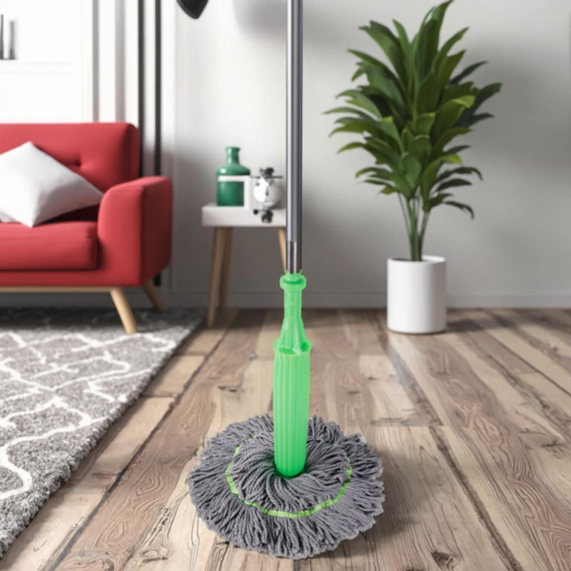 επιτρέποντας να στραγγίζετε τη σφουγγαρίστρα χωρίς να βρέχετε τα χέρια σας.