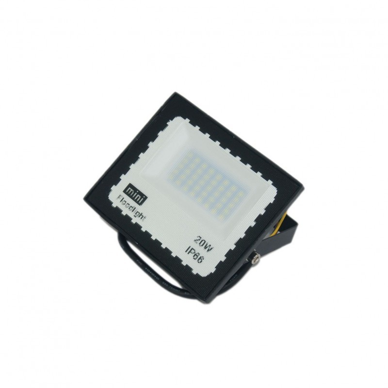Προβολέας LED υψηλής ποιότητας κατασκευής. Διαθέτει επίπεδο προστασίας IP66. Η ισχύς του είναι 20 Watt και το επίπεδο φωτισμού ανέρχεται στα 1800 Lumen. Ιδανικό για να φωτίζετε εσωτερικούς και εξωτερικούς χώρους με χαμηλό κόστος.